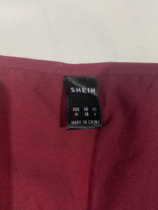 SHEIN Wine Red Sleeveless Romper with Crochet Hem - Picture 3 of 3